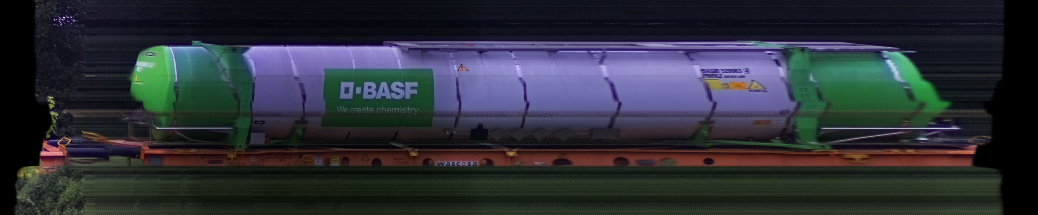 There should be a train photo here :'(