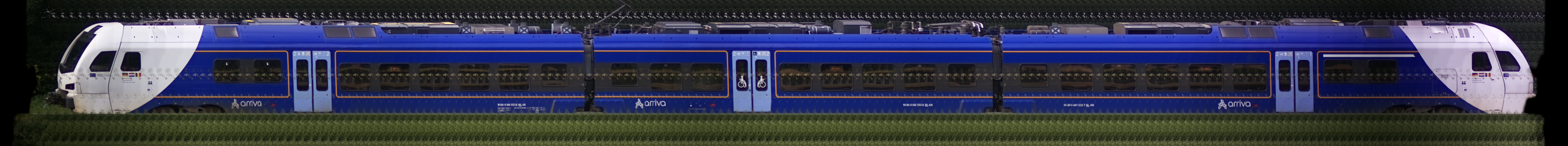 There should be a train photo here :'(