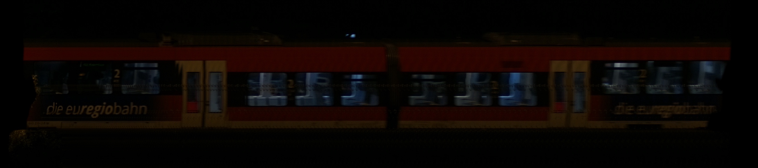 There should be a train photo here :'(