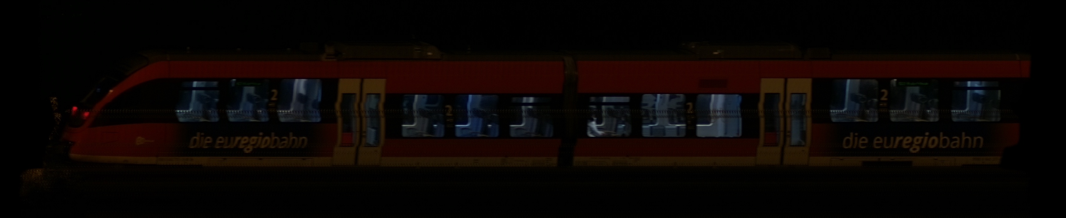 There should be a train photo here :'(