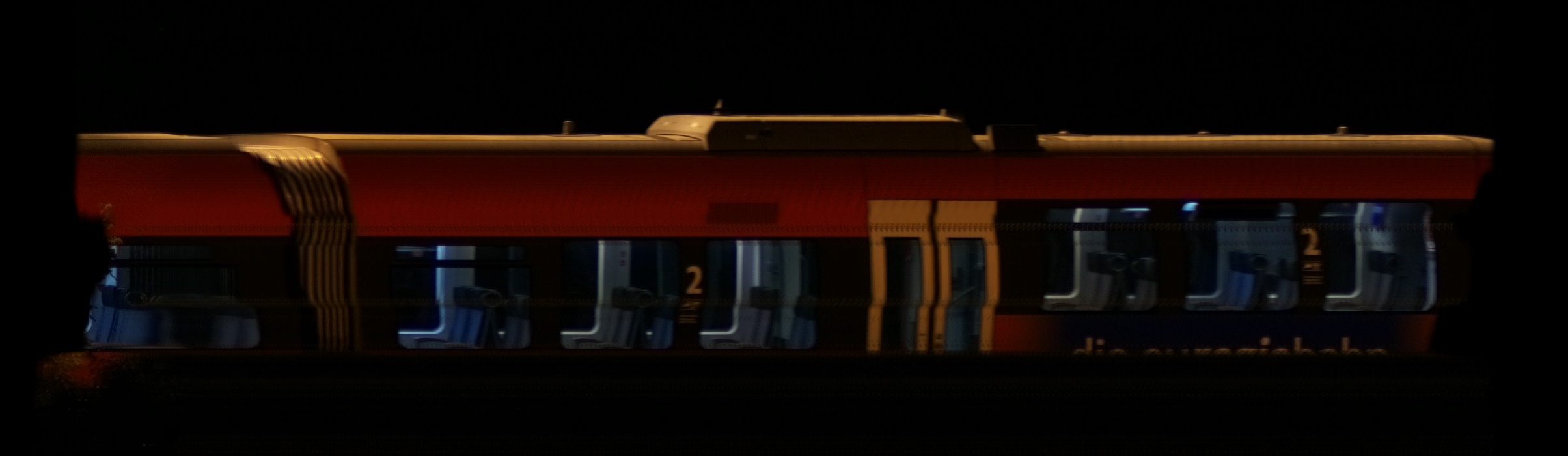There should be a train photo here :'(