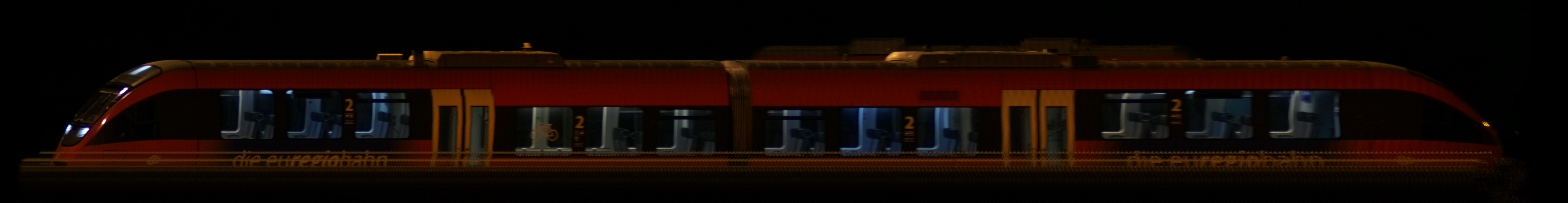 There should be a train photo here :'(