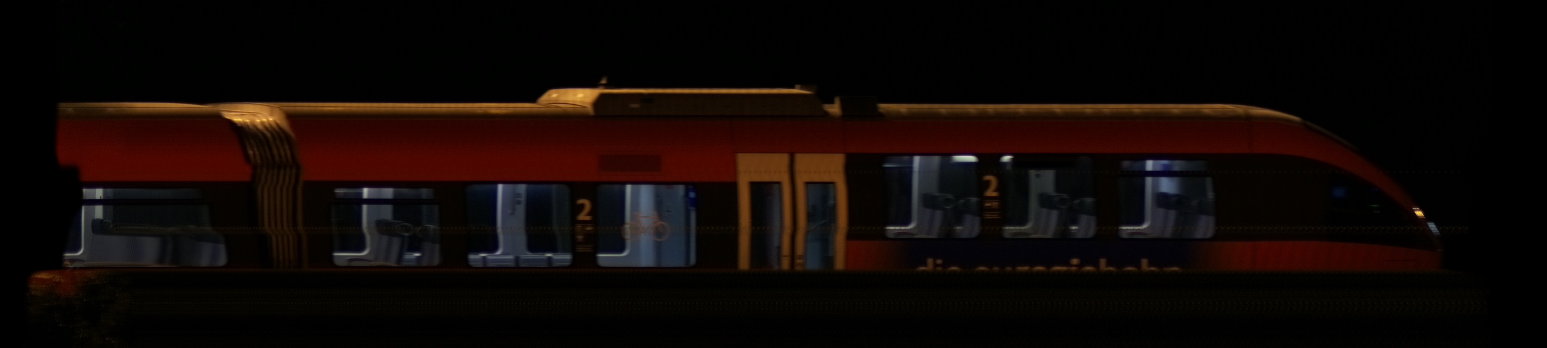 There should be a train photo here :'(