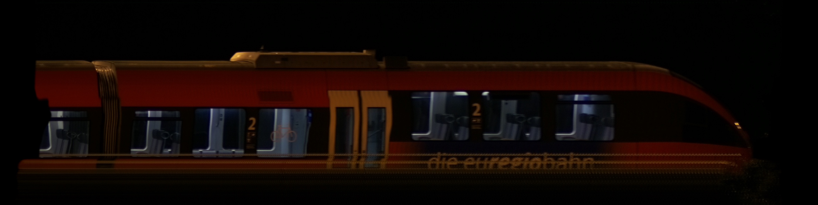 There should be a train photo here :'(