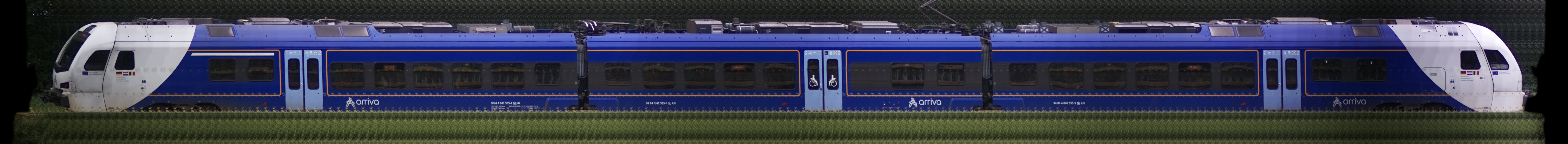 There should be a train photo here :'(