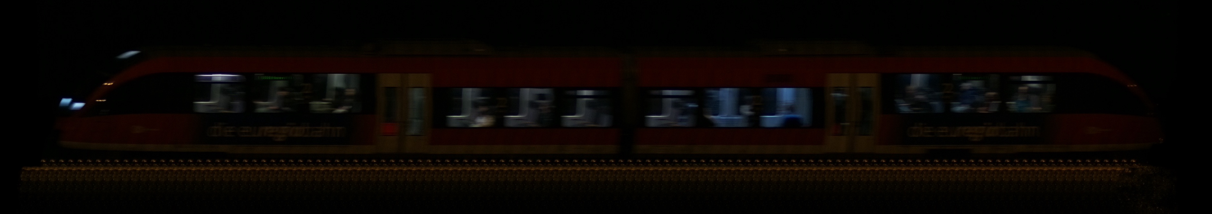 There should be a train photo here :'(