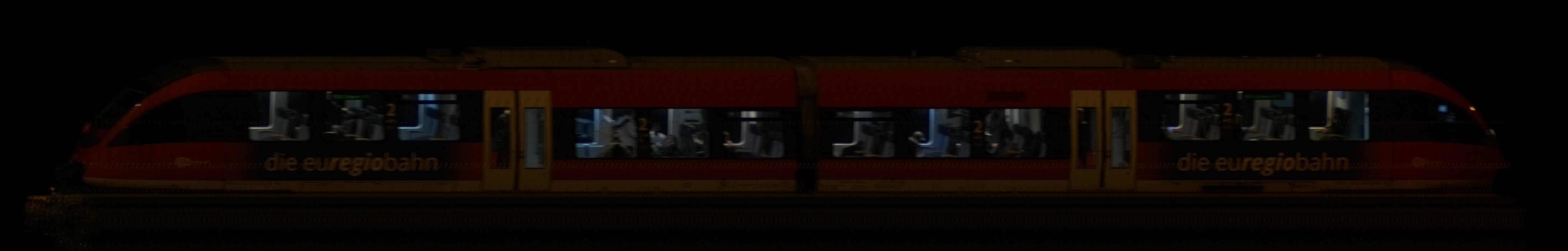 There should be a train photo here :'(