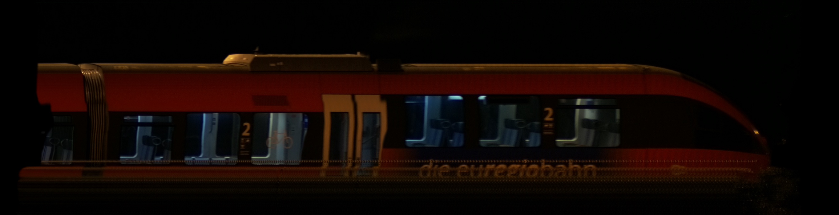 There should be a train photo here :'(