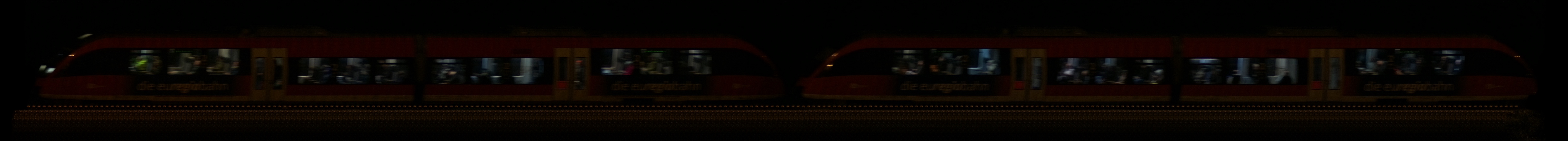 There should be a train photo here :'(