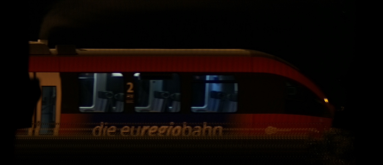 There should be a train photo here :'(
