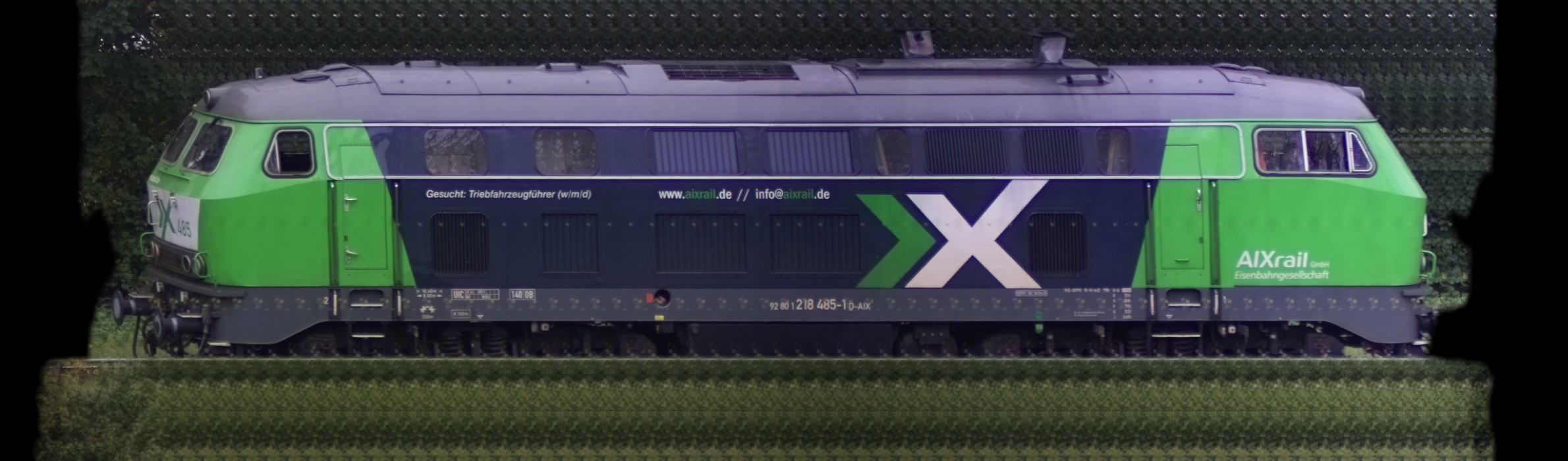 There should be a train photo here :'(