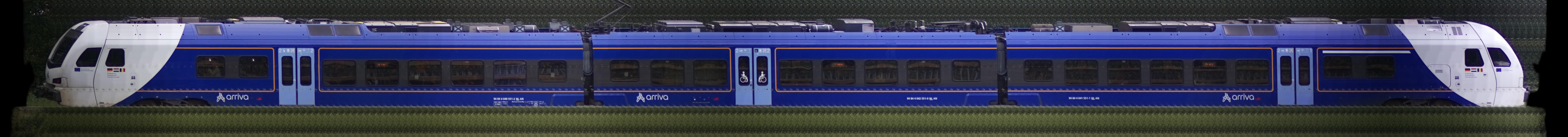 There should be a train photo here :'(