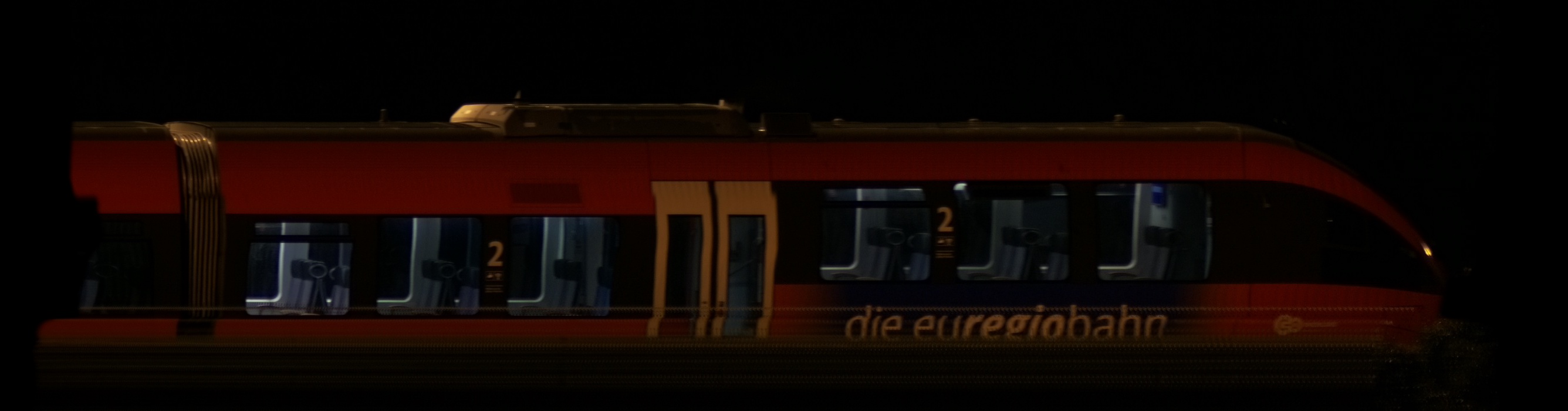 There should be a train photo here :'(