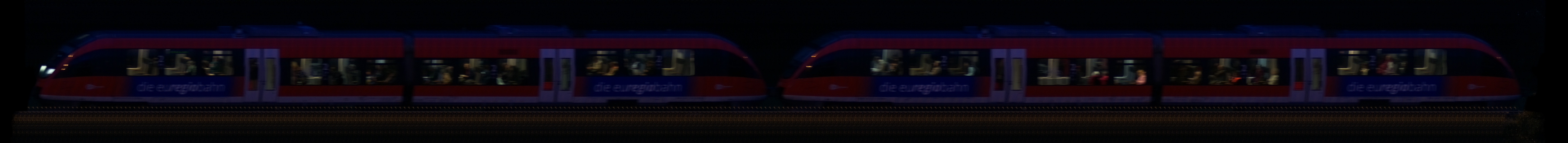 There should be a train photo here :'(