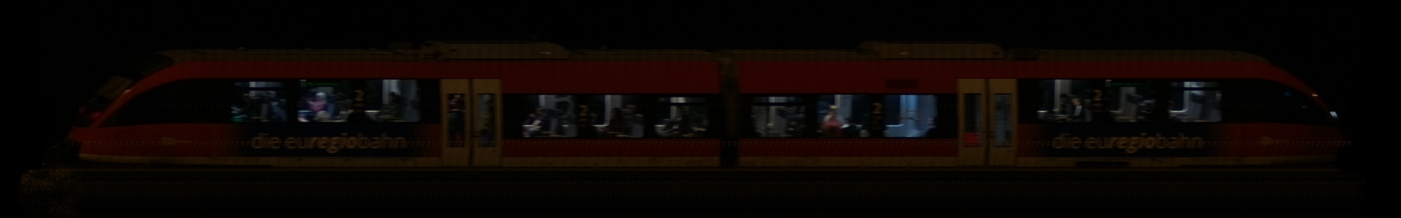 There should be a train photo here :'(