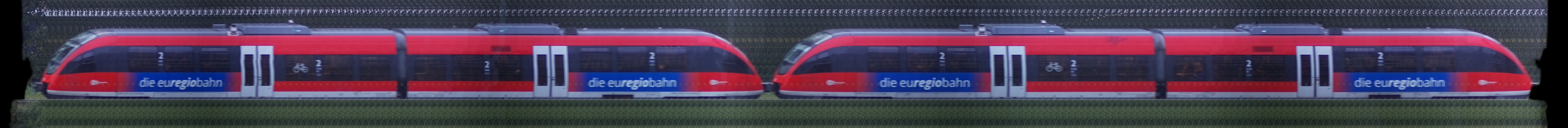 There should be a train photo here :'(