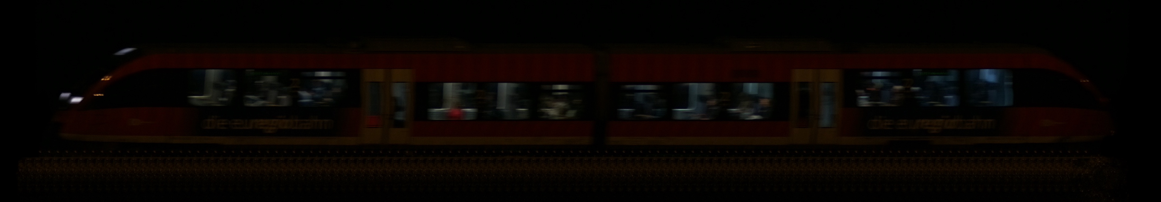 There should be a train photo here :'(