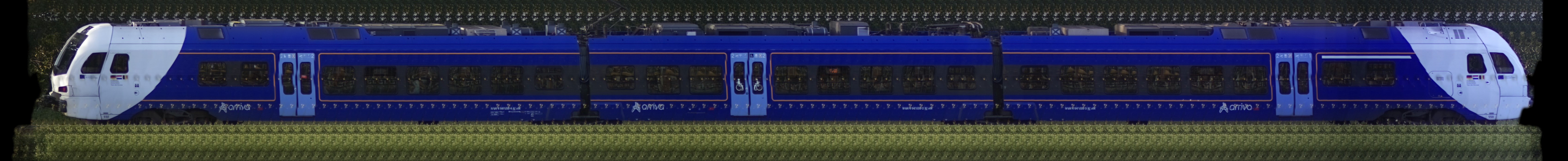 There should be a train photo here :'(
