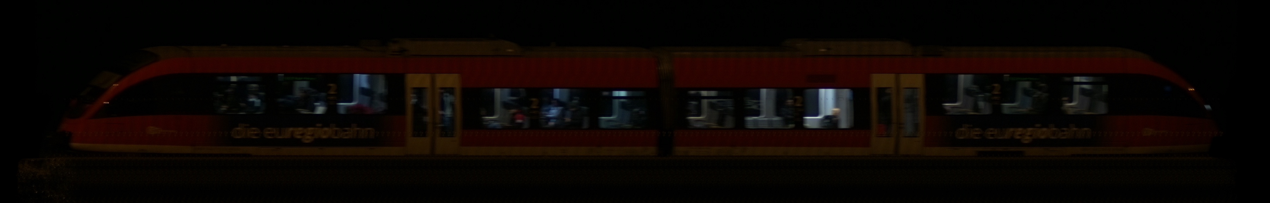 There should be a train photo here :'(