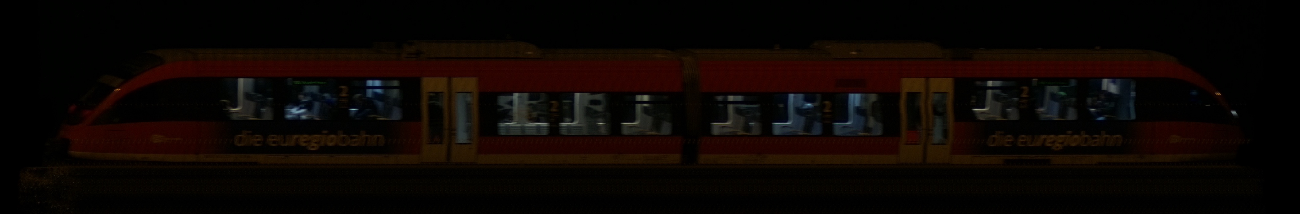 There should be a train photo here :'(