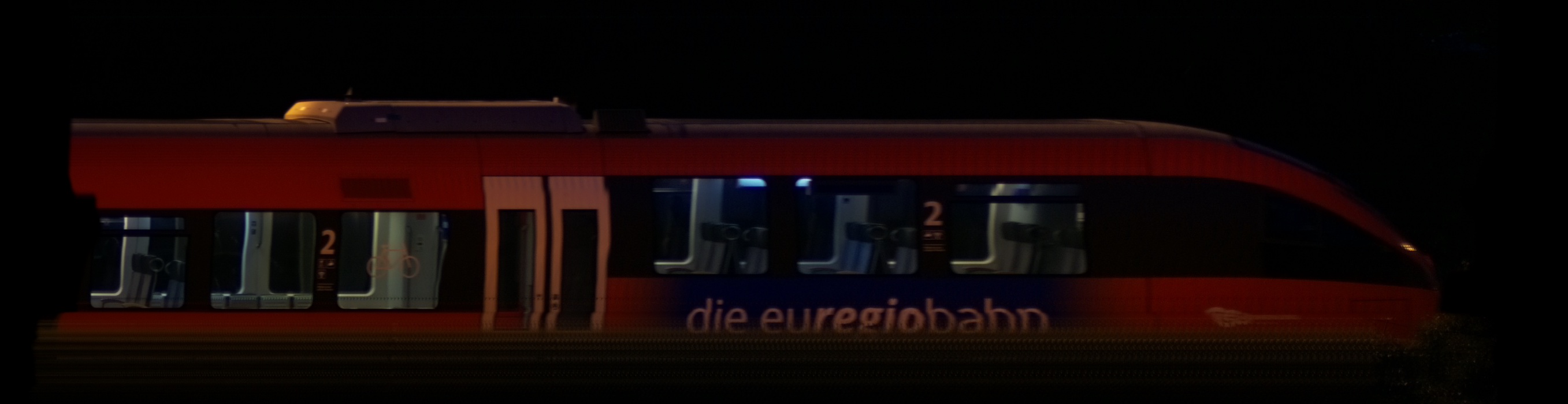 There should be a train photo here :'(