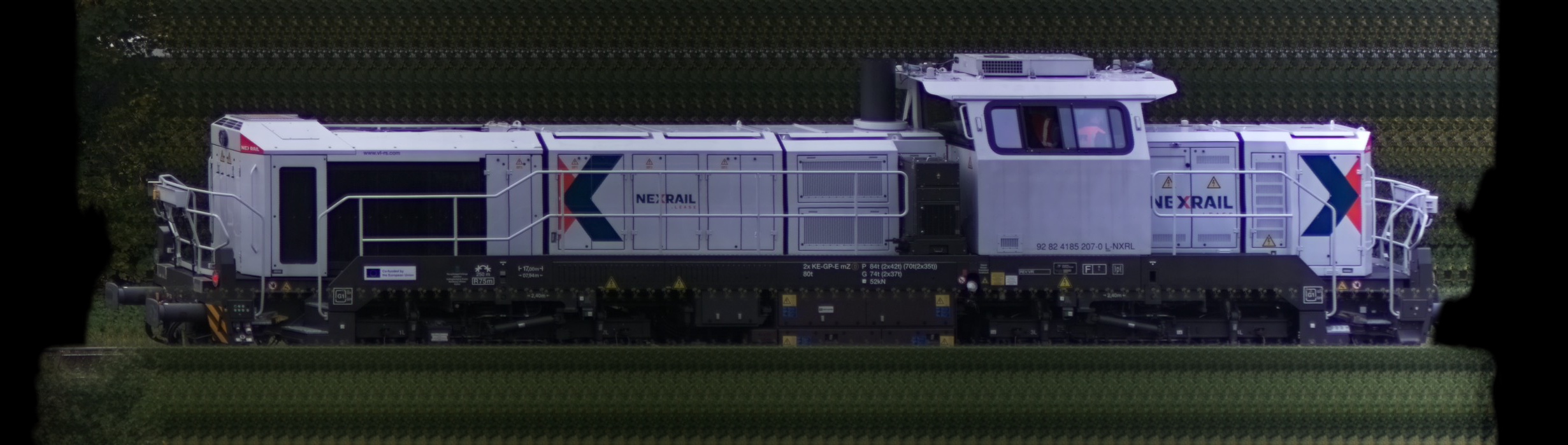 There should be a train photo here :'(