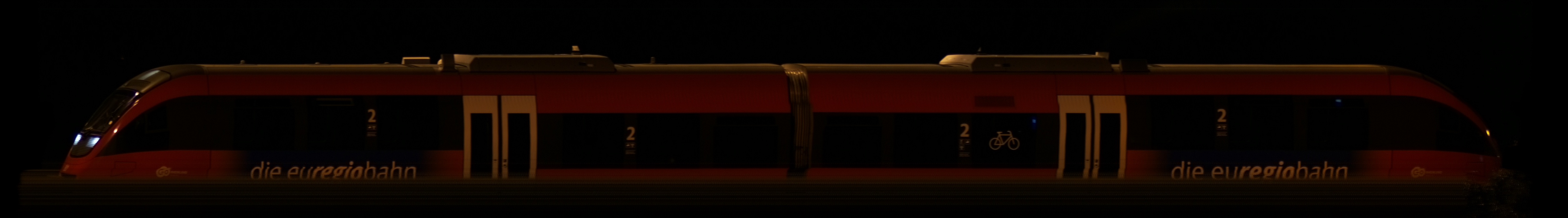 There should be a train photo here :'(