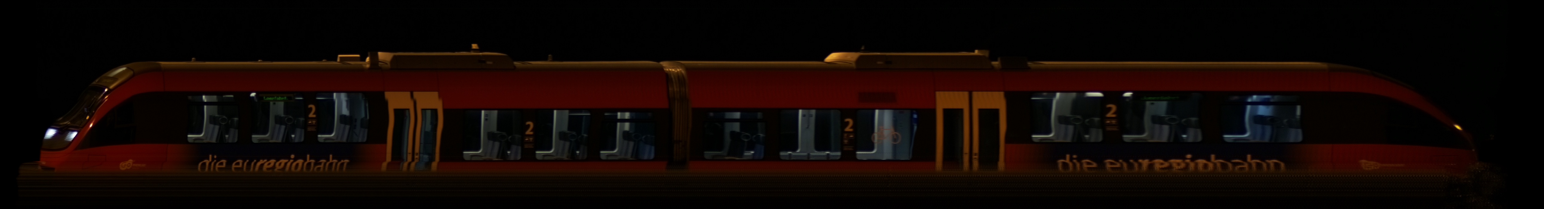 There should be a train photo here :'(