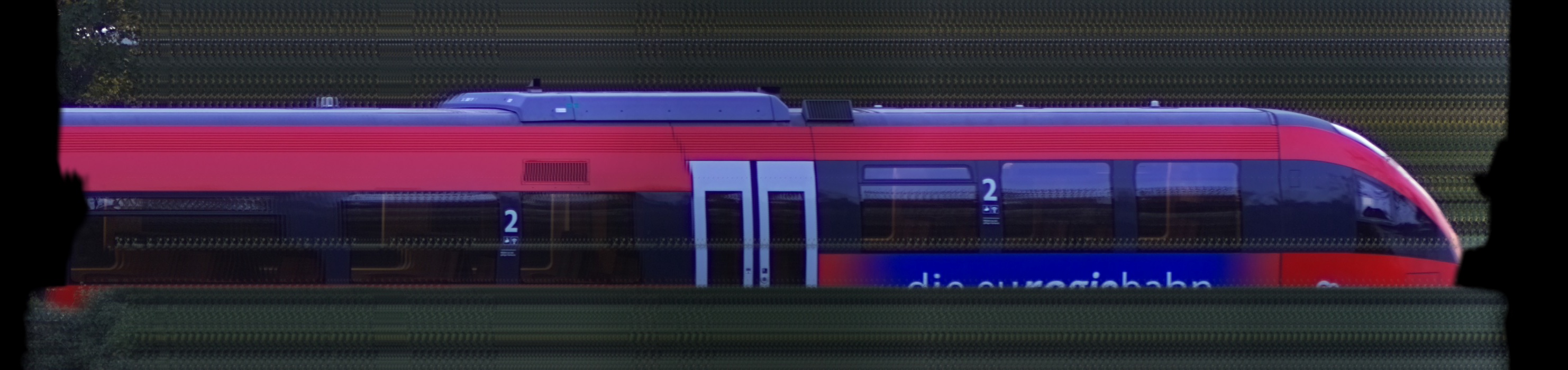 There should be a train photo here :'(