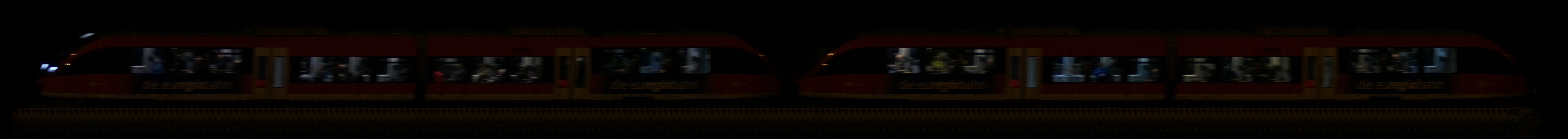 There should be a train photo here :'(