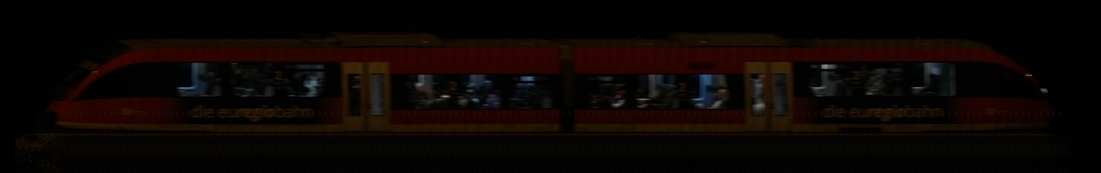 There should be a train photo here :'(