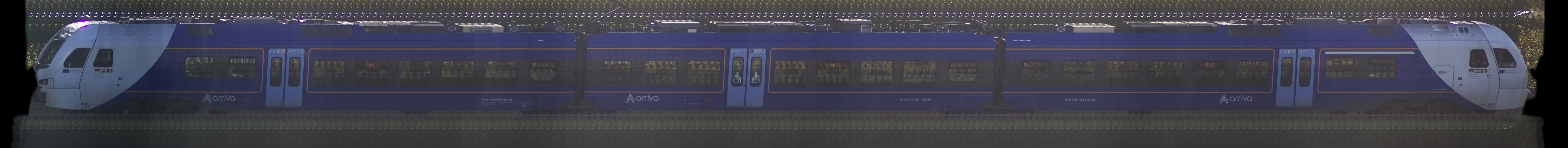 There should be a train photo here :'(