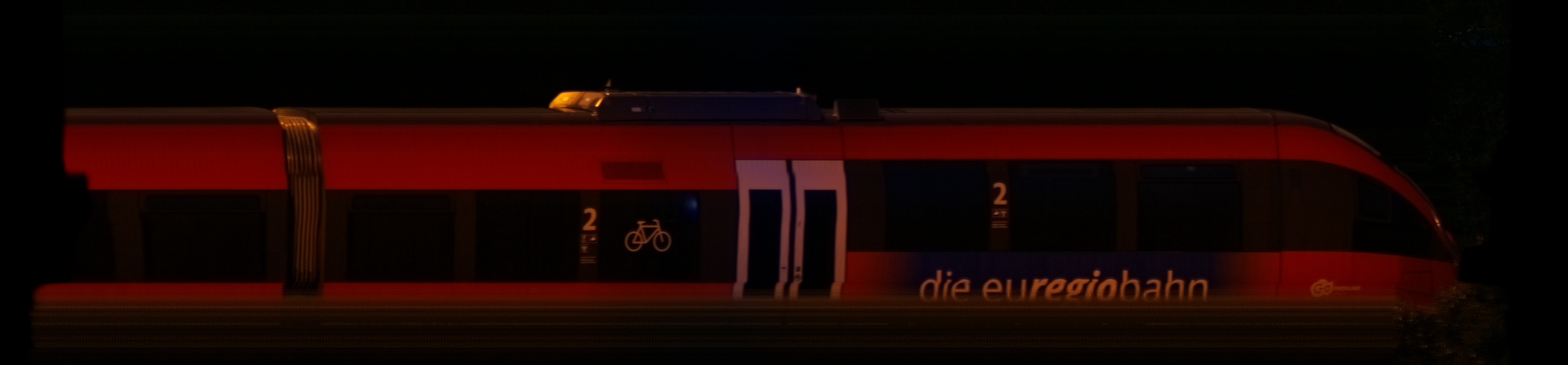 There should be a train photo here :'(