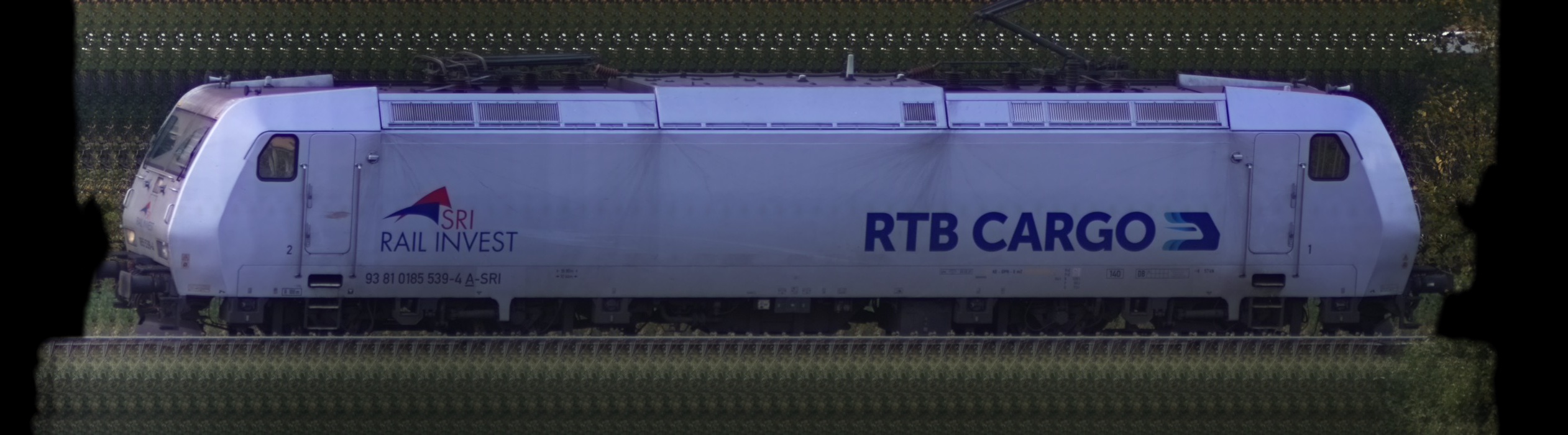 There should be a train photo here :'(