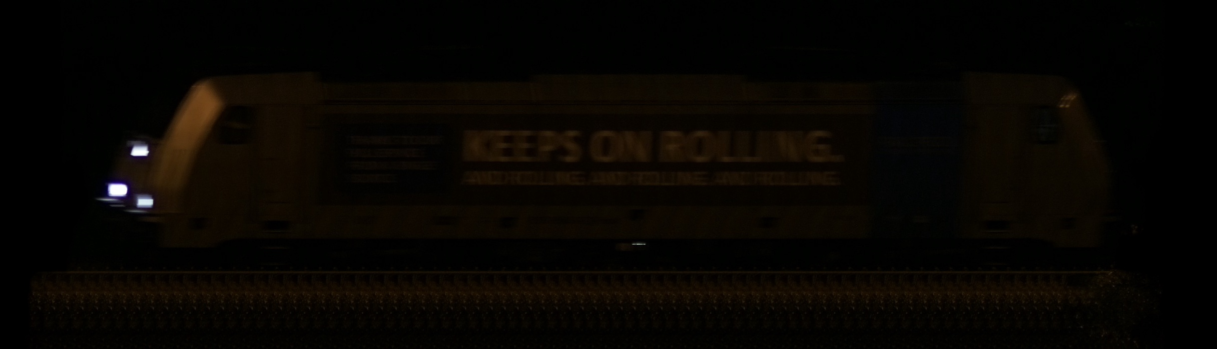 There should be a train photo here :'(