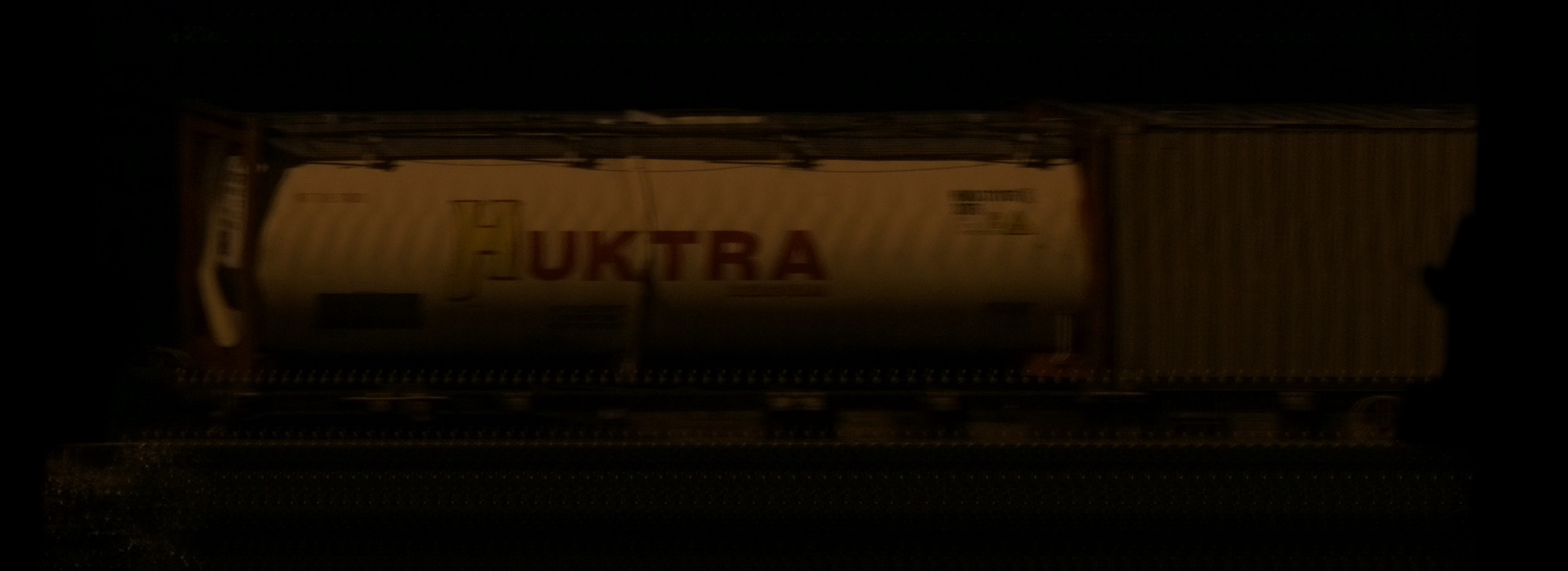 There should be a train photo here :'(