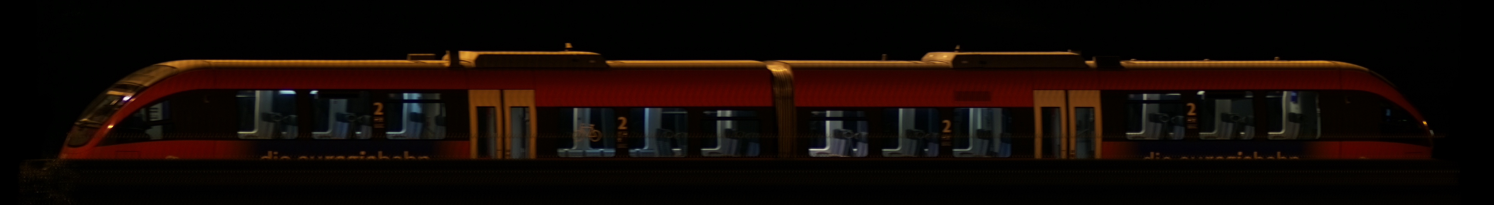 There should be a train photo here :'(