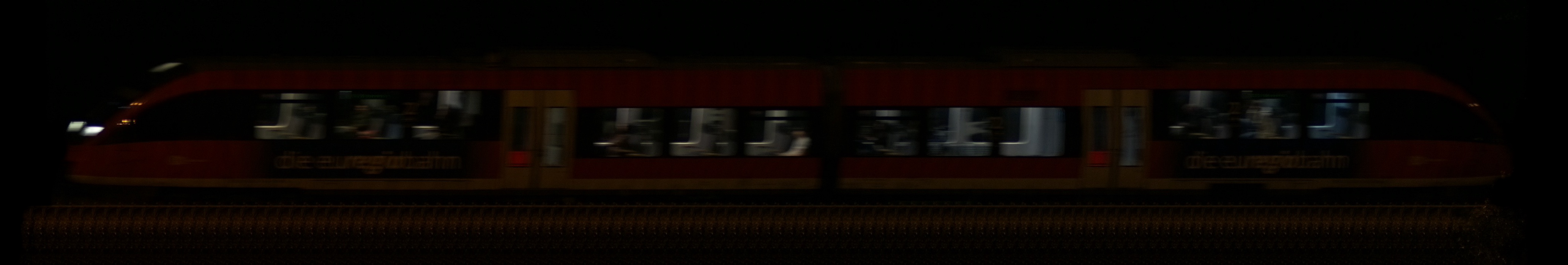 There should be a train photo here :'(