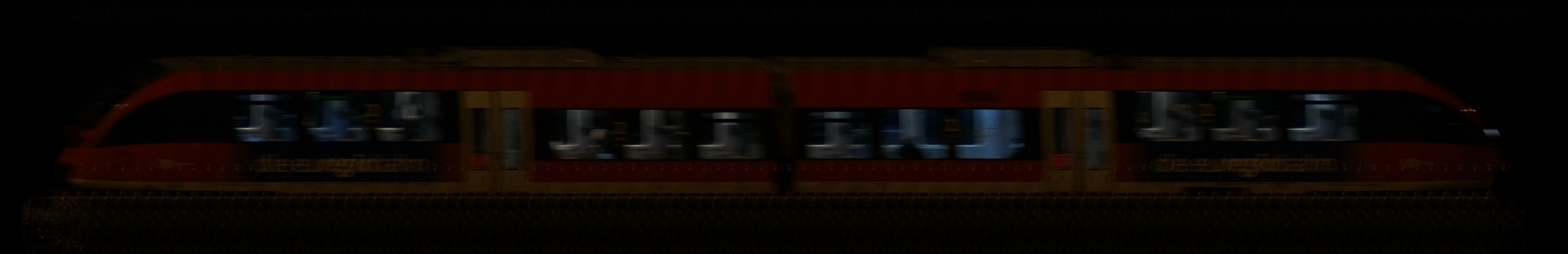 There should be a train photo here :'(