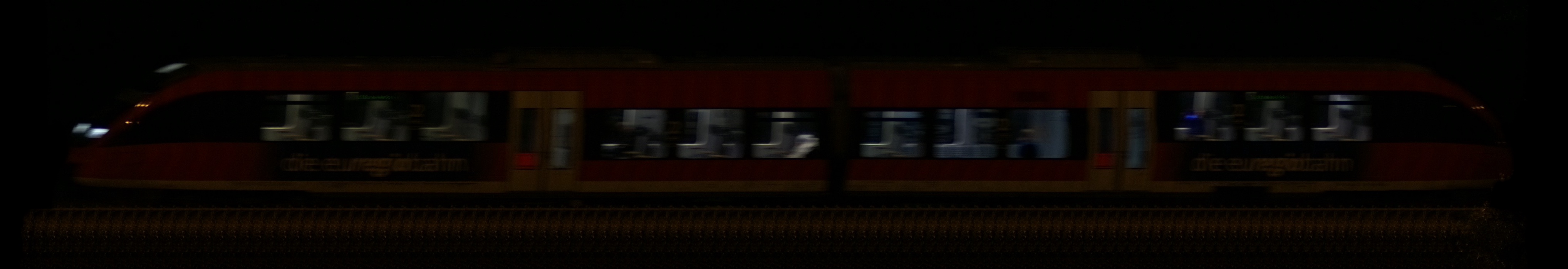 There should be a train photo here :'(