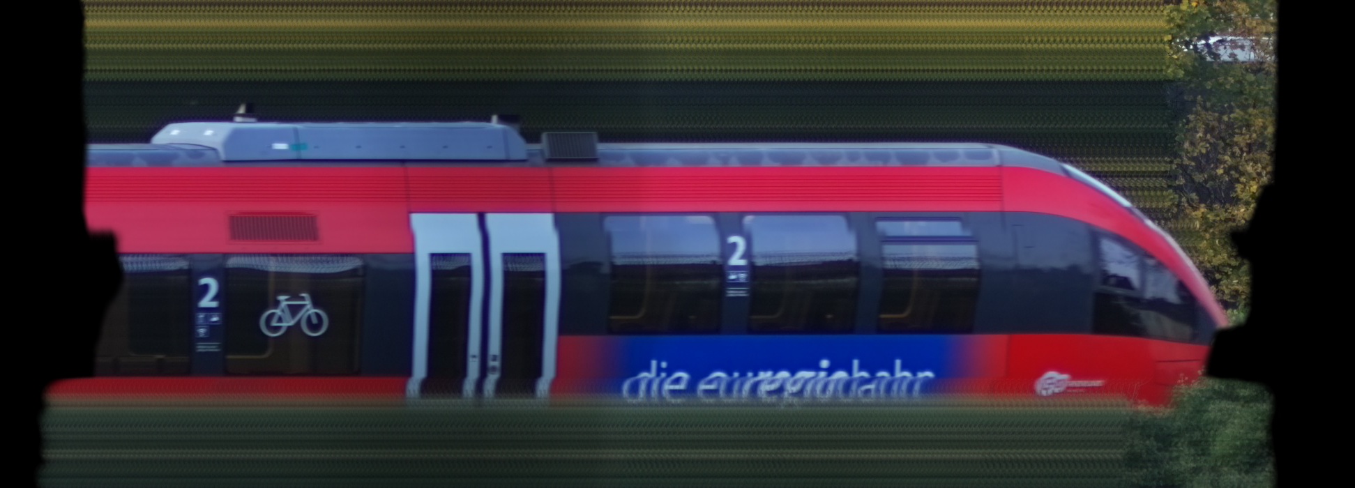 There should be a train photo here :'(