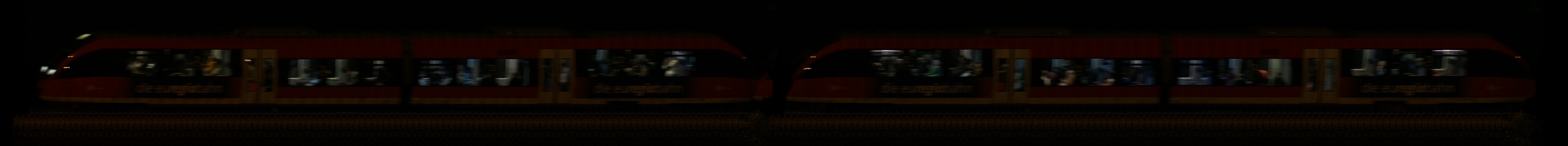 There should be a train photo here :'(