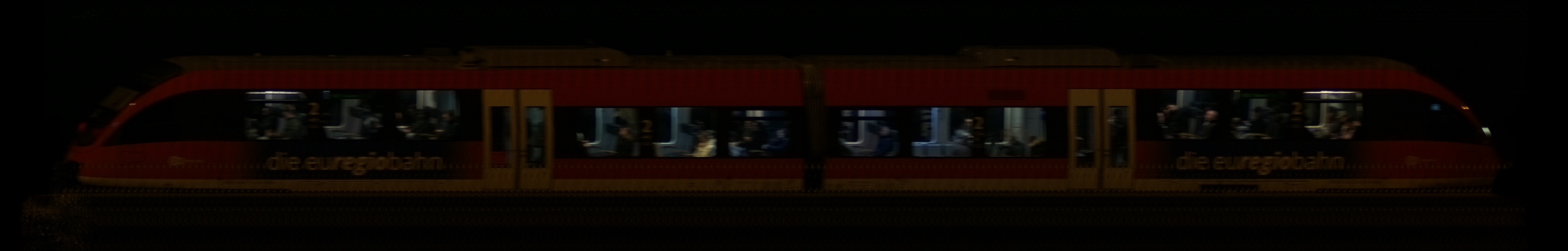 There should be a train photo here :'(