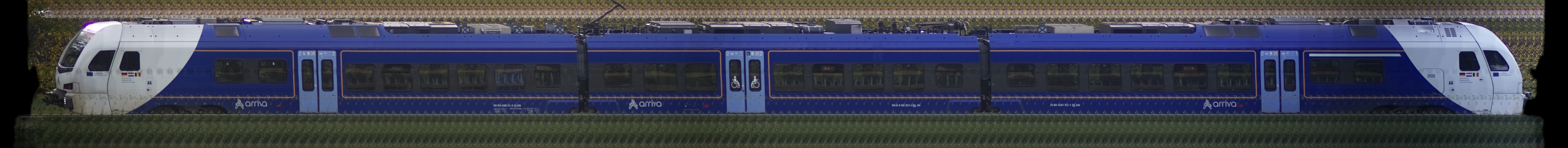 There should be a train photo here :'(