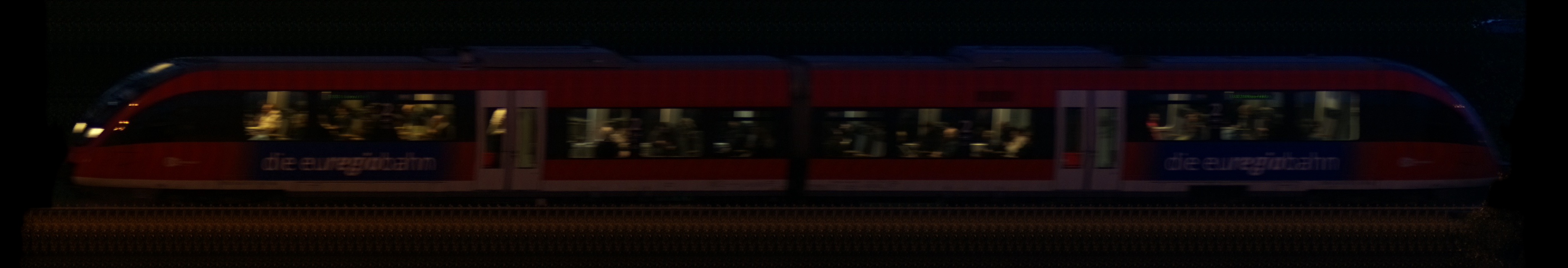 There should be a train photo here :'(