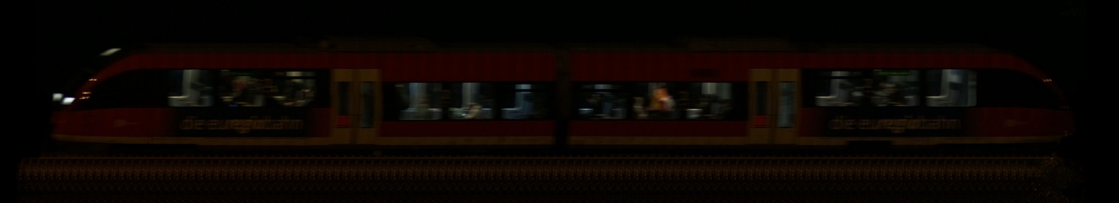 There should be a train photo here :'(