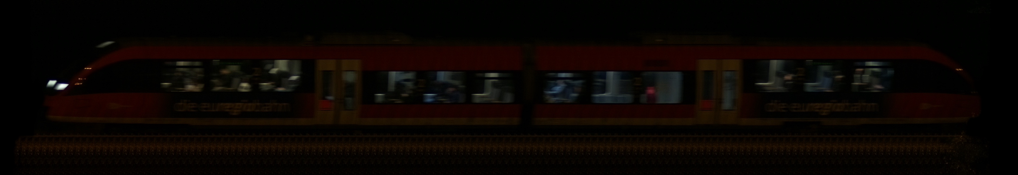 There should be a train photo here :'(