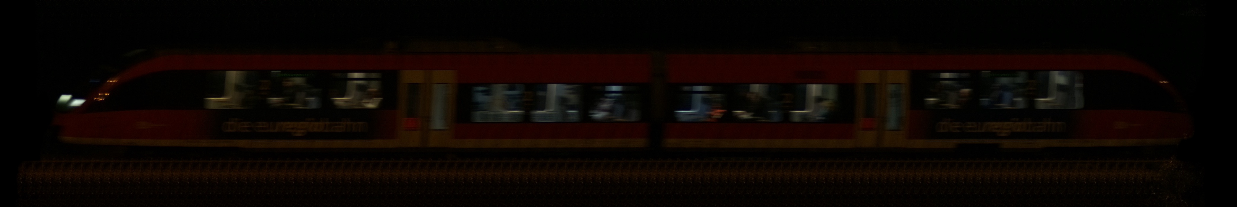 There should be a train photo here :'(