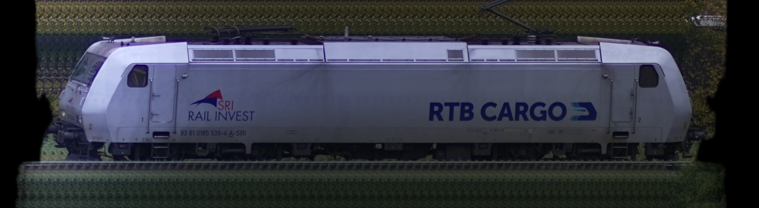 There should be a train photo here :'(