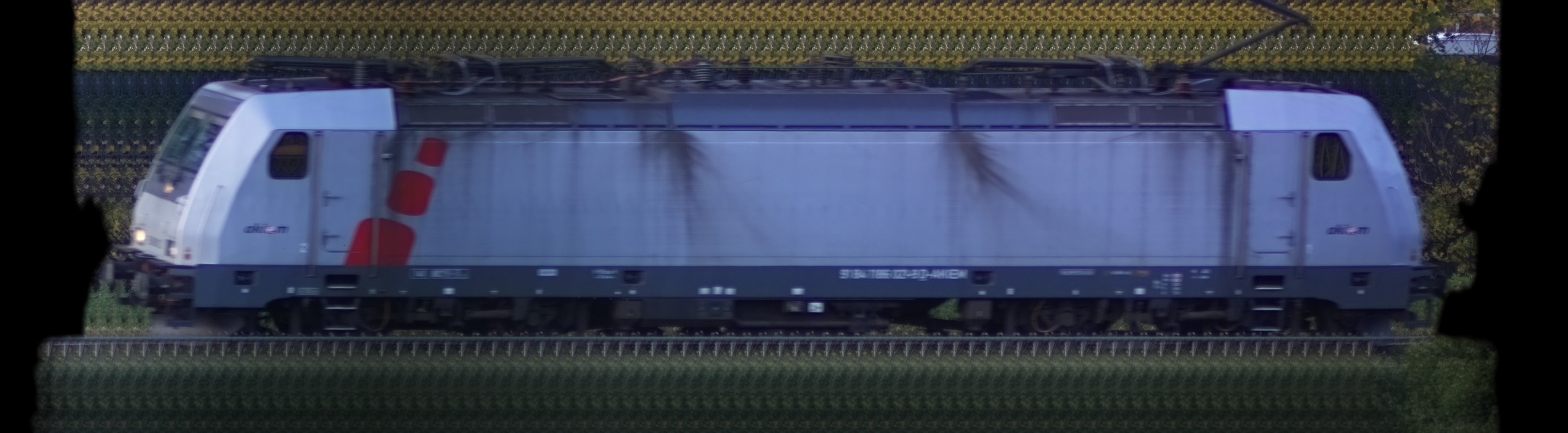 There should be a train photo here :'(